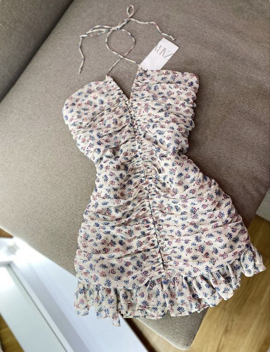 Стильна сукня Zara