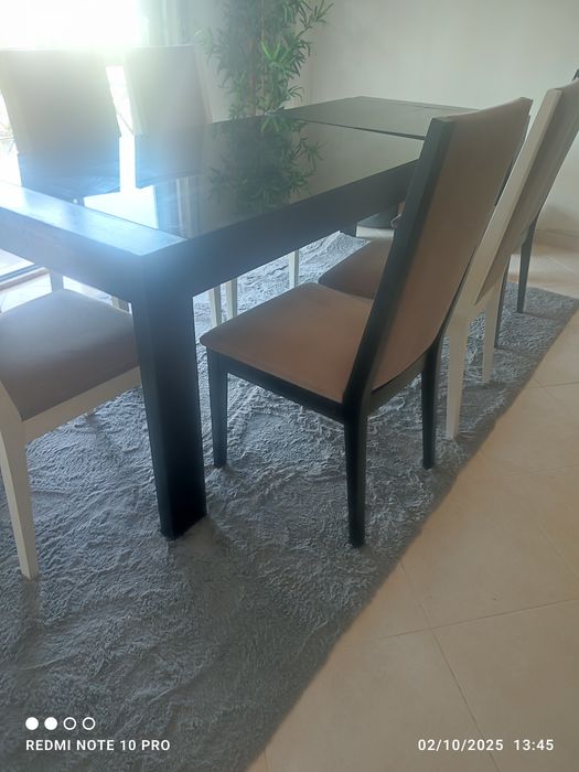 Mesa de Jantar + 6 Cadeiras