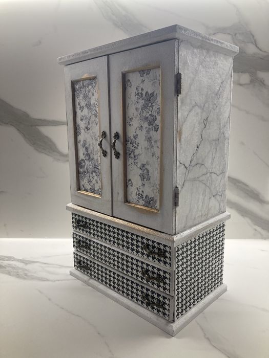 Szkatułka na biżuterie