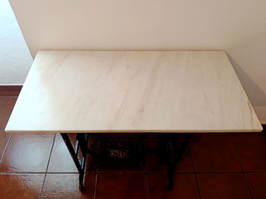 Mesa de Máquina de Costura