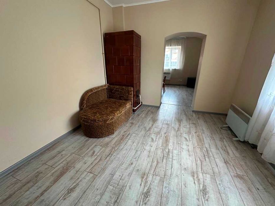 Продається будинок у центральній частині міста