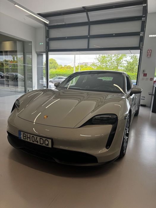 Porsche Taycan 4S