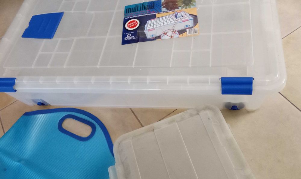 Caixa, cesto, limpa fatos e outros, tudo por 5€