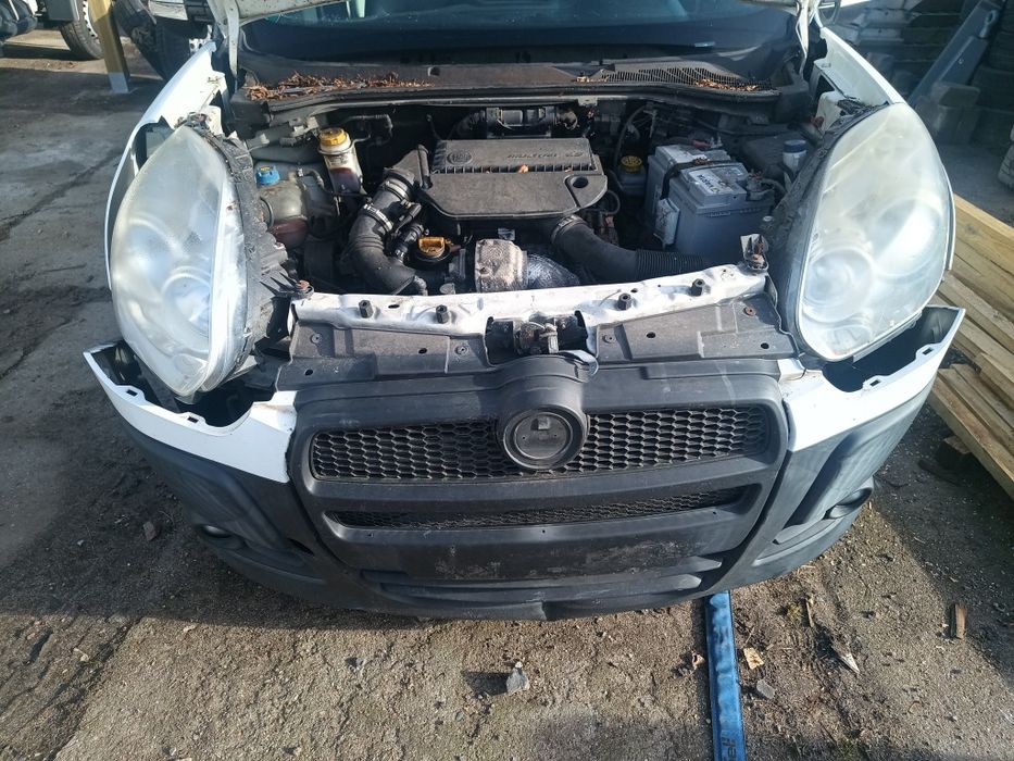 Zderzak przedni fiat Doblo