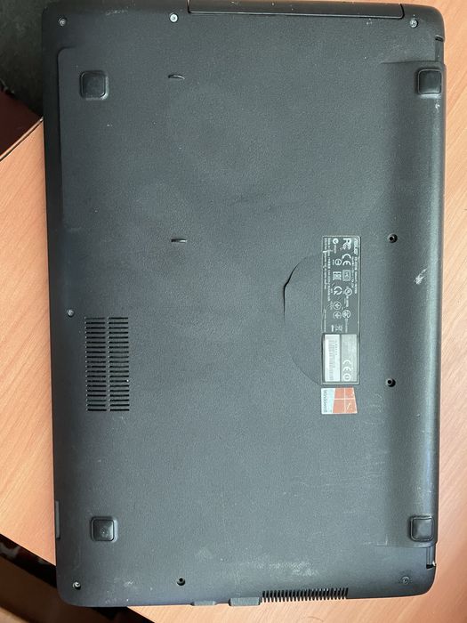 Ноутбук асус чорний