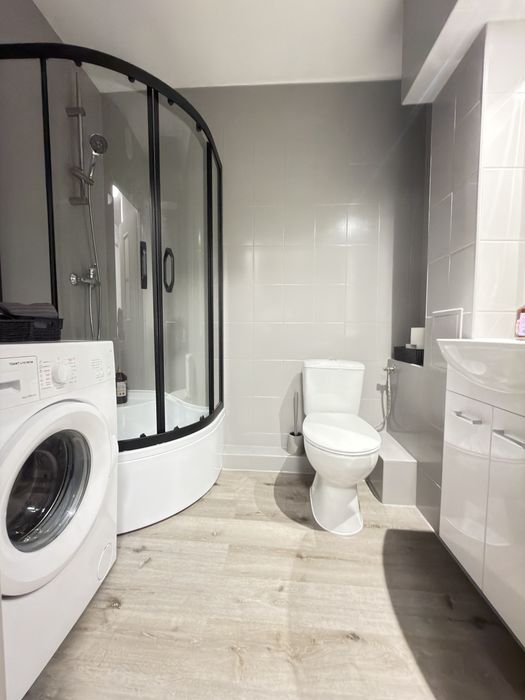 Apartmanet w centrum z balkonem! Darmowy parking! Na doby! 1-2 osoby!
