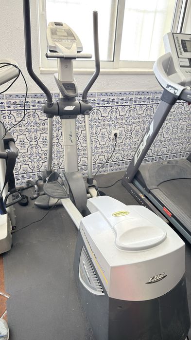 Elliptical Machine446404122327142400