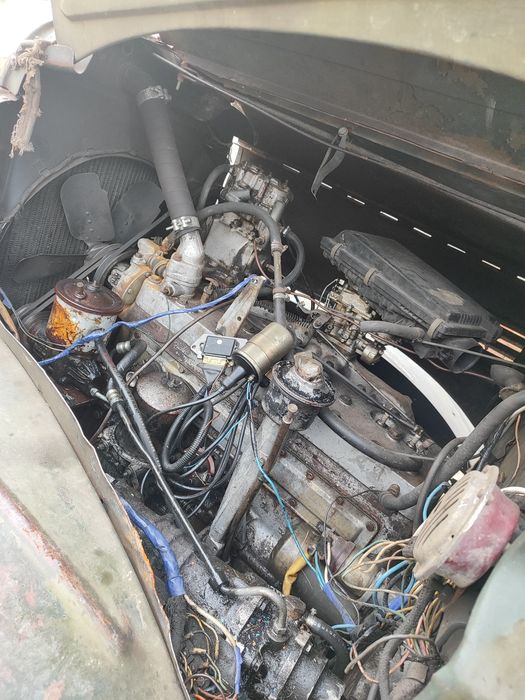 Продам зіл 157... В додачу є маніпулятор з гачком гусак.