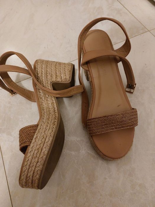 39 розмір золоті босоніжки