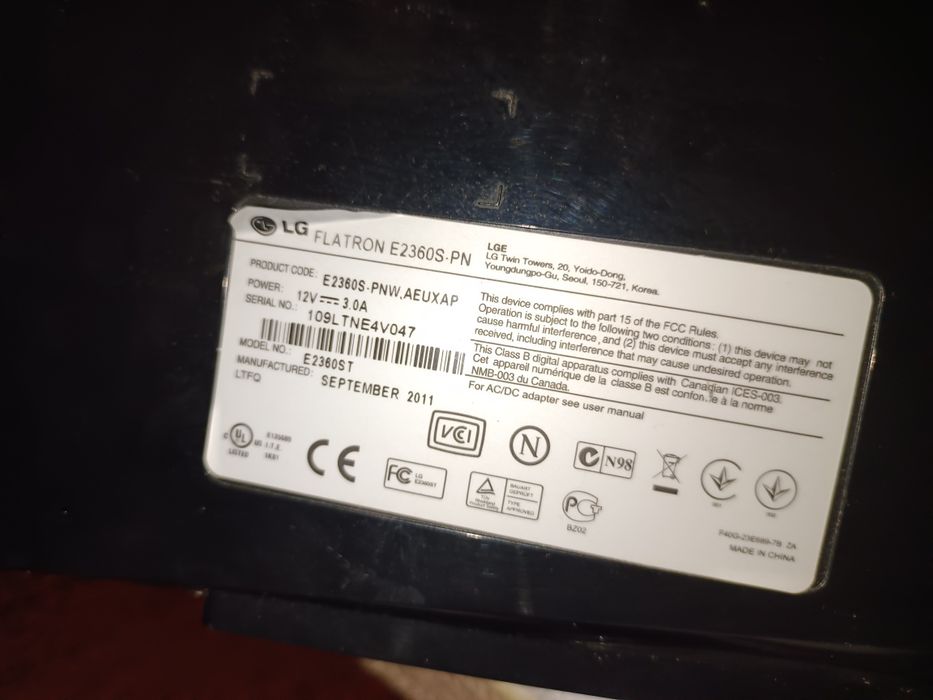 Продам монитор LG 24