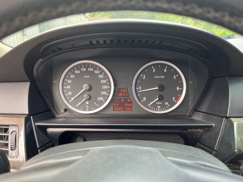 Продаю BMW E60 2003