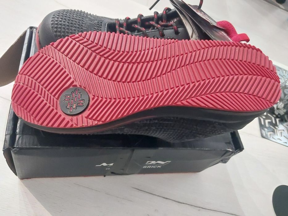 Nowe buty robocze redbrick