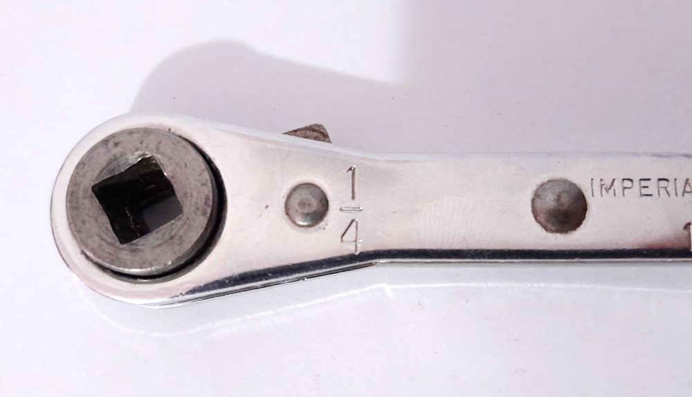 Chave de válvulas usada - Imperial 127-C (c/ envio normal)