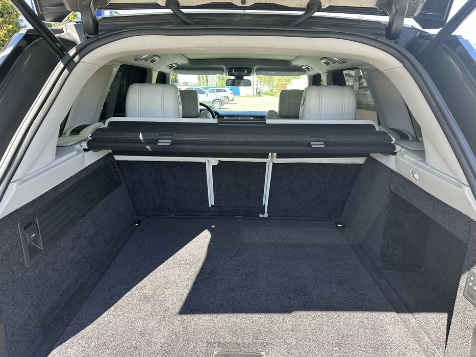 Продам ИДЕАЛЬНЫЙ RANGE ROVER 4.4 TDi официал