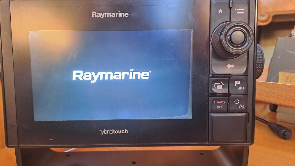 Raymarine Ploter Hybrid Touch 7" Es 75
