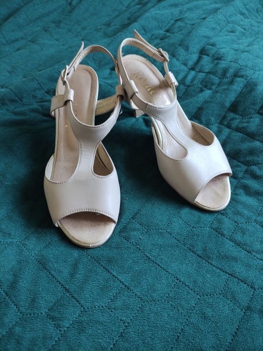 Skórzane sandały na obcasie rozmiar 37