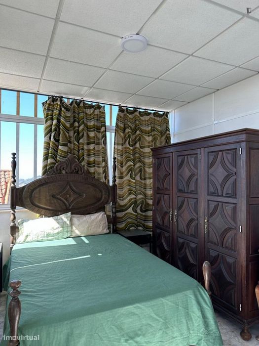 Quarto - localizado em Lisbon
