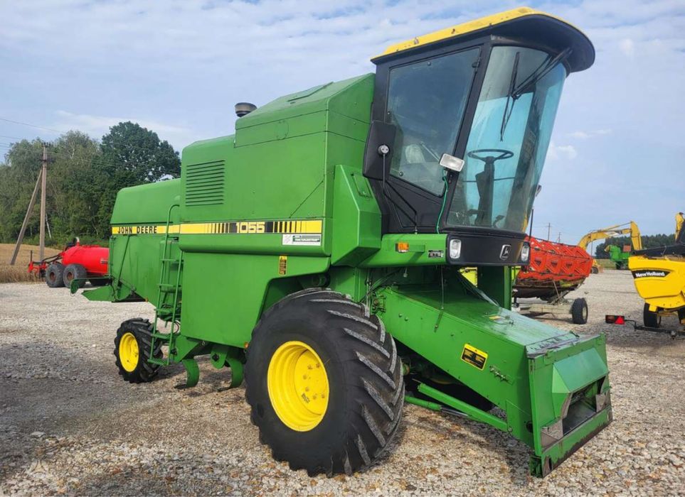 Зерно збиральний комбайн JOHN DEERE 1055 свіжо привезений