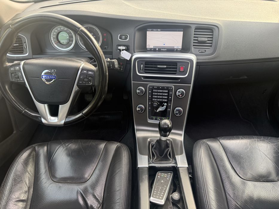 VOLVO V60  Summum Todos Extras