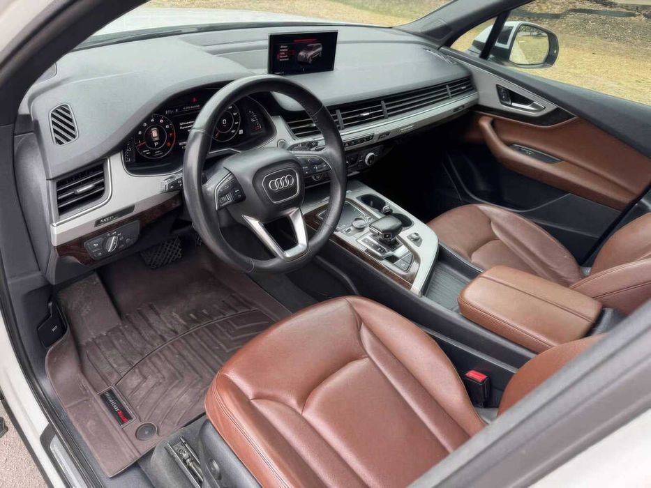 Audi Q7      2019