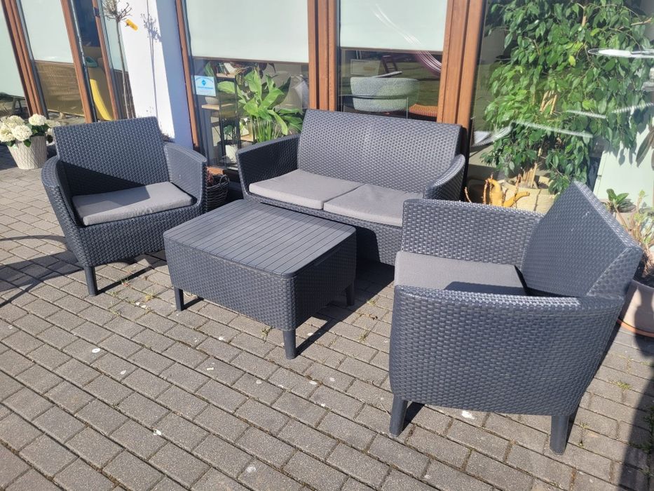 Meble ogrodowe - stół i kanapa (fotele gratis) technorattan