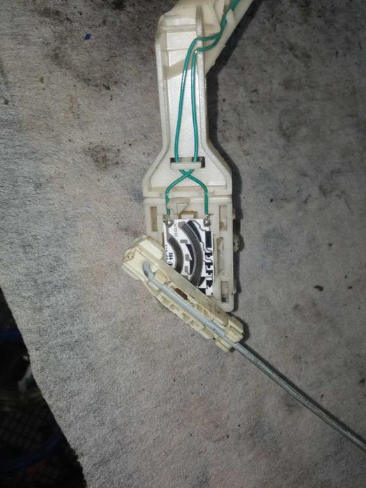 Датчик рівня палива уровня топлива Mercedes-Benz W220 A2205420717