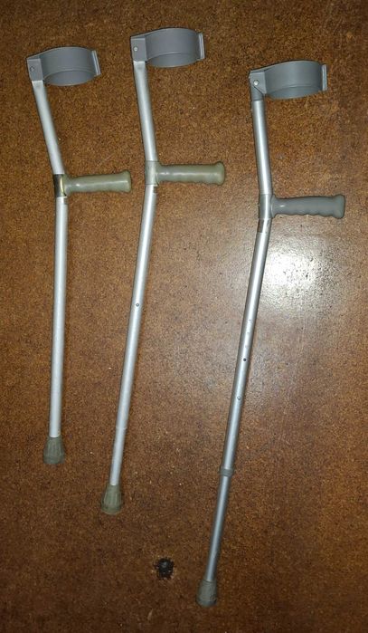 Muletas alumínio reguláveis