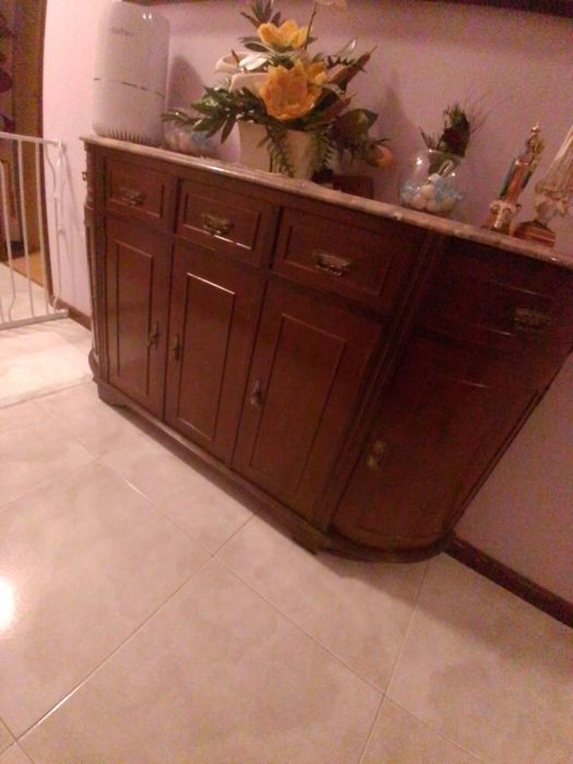 Sapateira usada em bom estado.