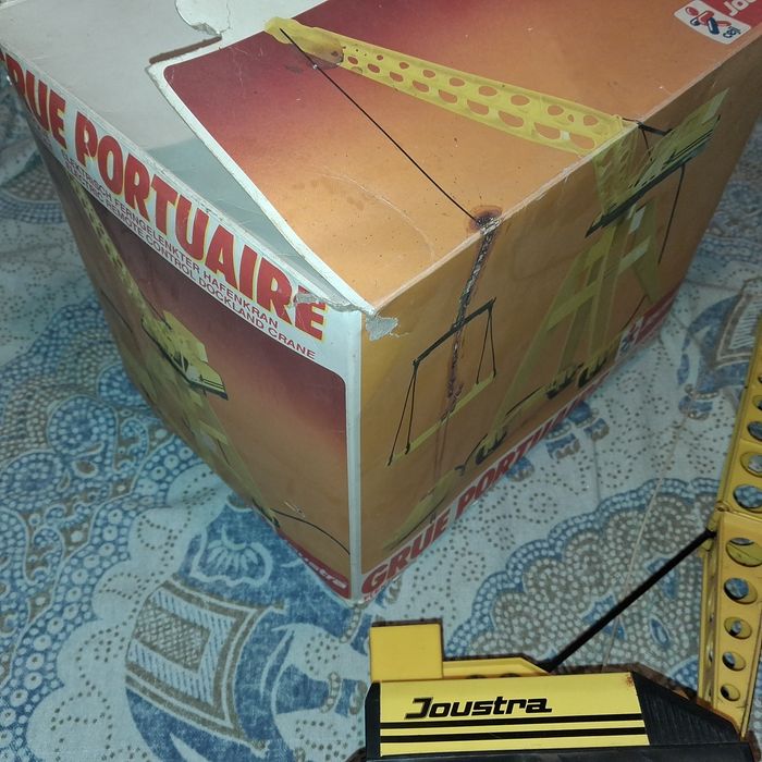 Brinquedo -grua eletrica  Joustra com caixa