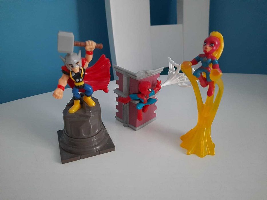 Kinder niespodzianka maxi-Marvel  seria Spiderman