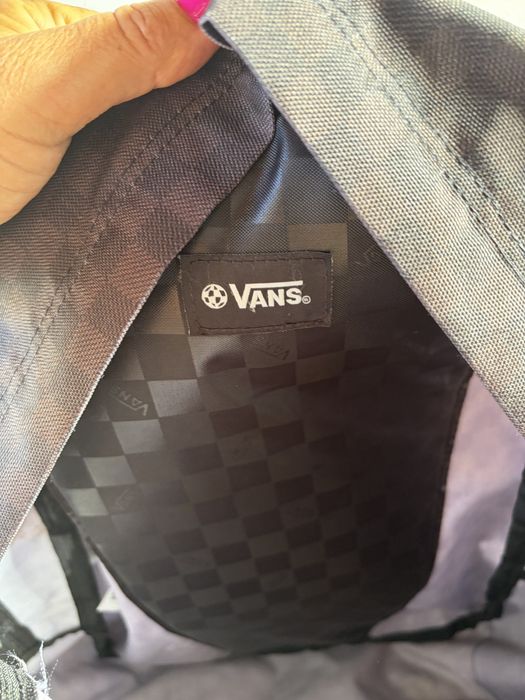 Mochila Vans usada mas bom estado ver fotos
