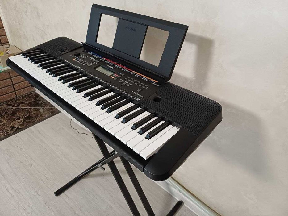 Синтезатор Yamaha PSR-E263! + Подарунки.