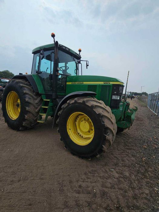 John Deere 7710 . 180 KM, 8211 H .  Skrzynia POWERSHIFT. JD 7710