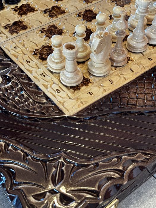 Шикарні шахи, нарди різбляні з дерева