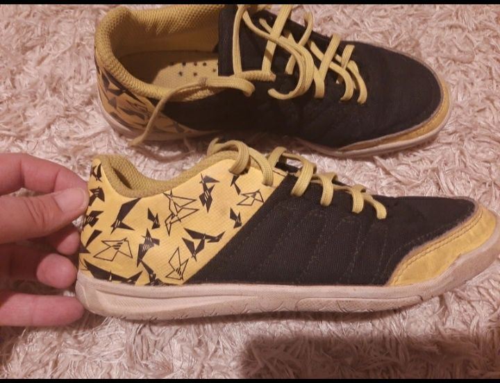 Buty sportowe halówki Kipsta