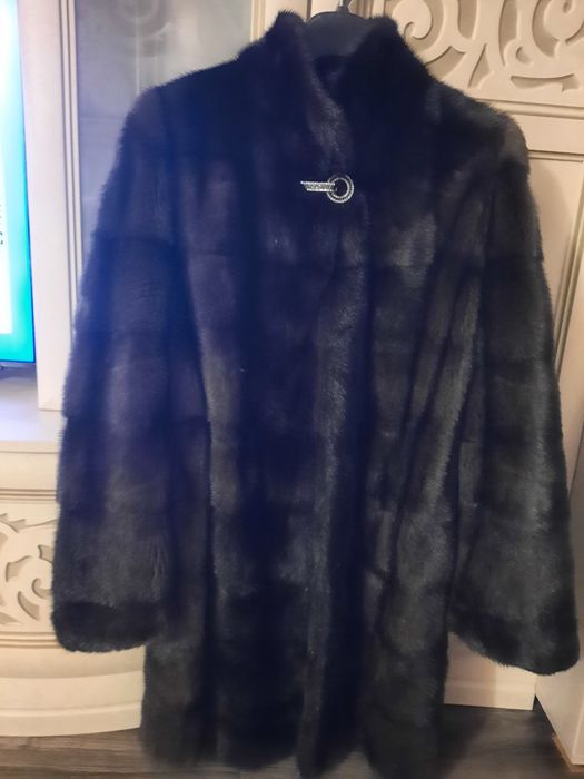 Продам норкову шубу