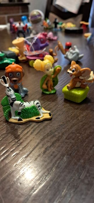 Іграшки Кіндер та кіндер джой