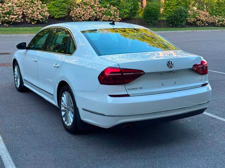 Volkswagen Passat SE      2017
