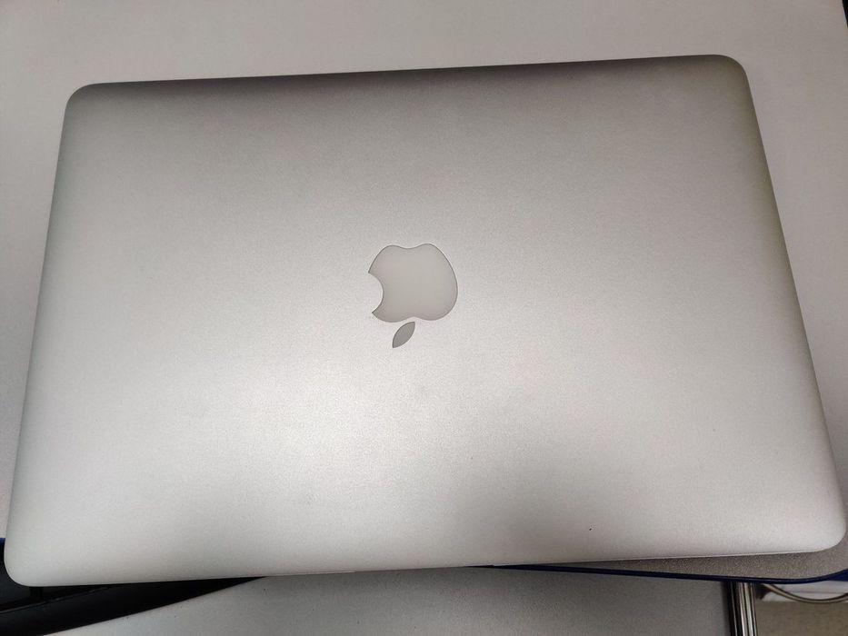 Нетбук Apple Macbook Air A1466/13 дюймів, intel core i5/4/128Gb