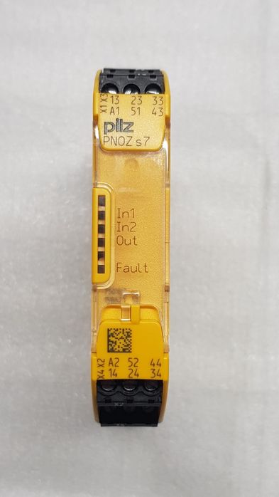 Pilz 750107 przekaźnik bezpieczeństwa