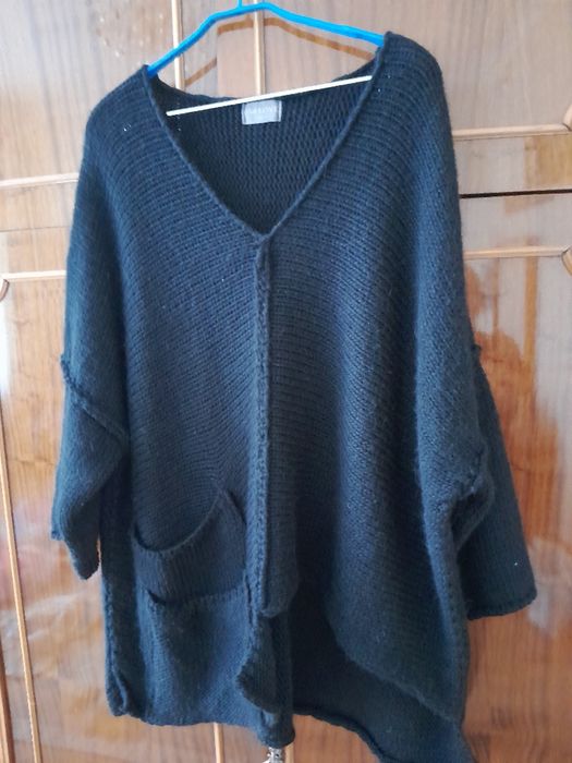 Продається фірмовий светр