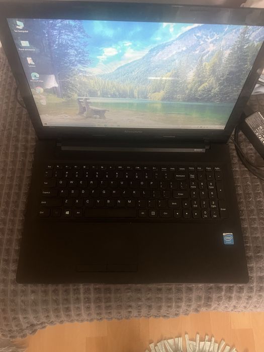 Laptop Lenovo  stan  bardzo dobry