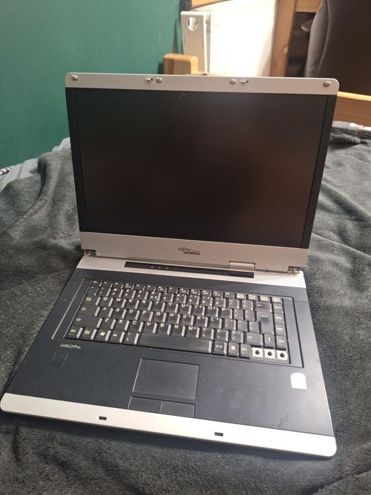 LAPTOP FUJITSU siemnes Amilo Pro V2055