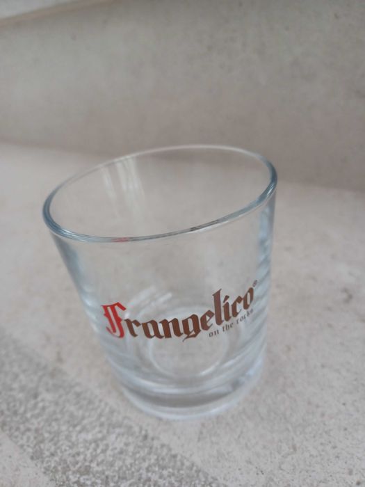 Copo personalizado da marca Frangelico