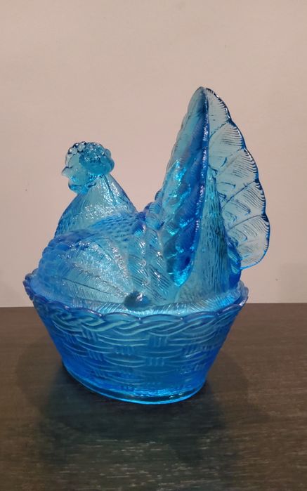 Duża kura szklana – Huta Szkła Ząbkowice – 21 cm – niebieska