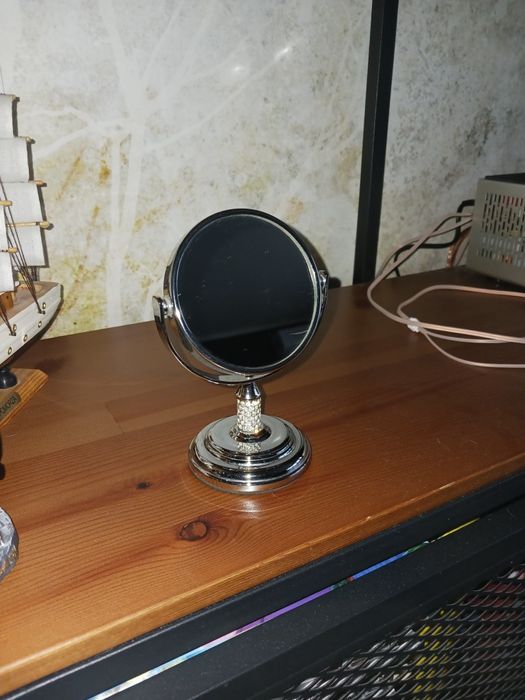 Lusterko dwustronne stylowe