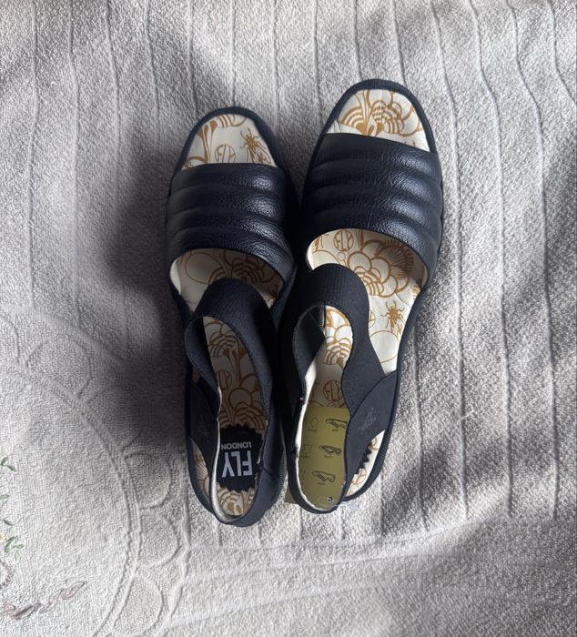 Sandalias Fly London