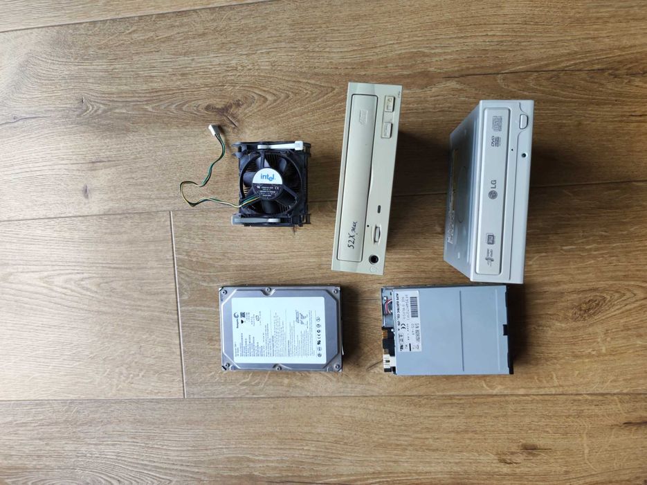 floppy 1,44 DVD-Rom CD-Rom Intel celeron 2,66 GHz radiator