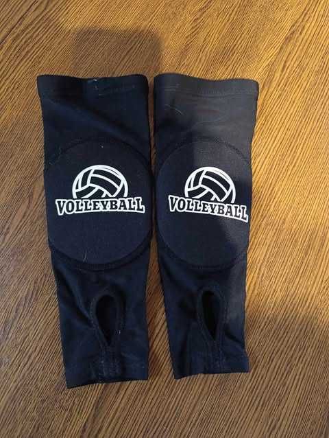 Rękawki siatkarskie ochronne do odbijania siatkówki S/M 20-26 czarne