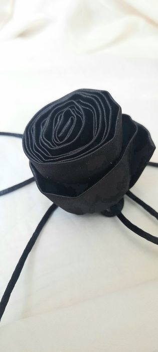 Чокер з атласною квіткою (троянда). Чокер на шею роза